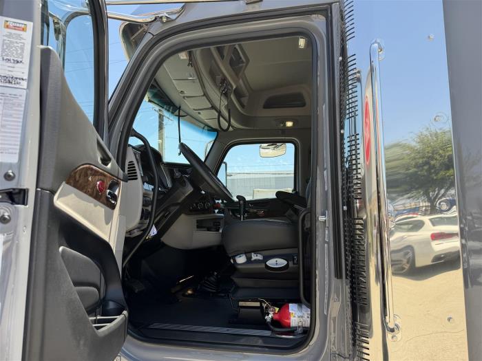 2027 Peterbilt 589-19