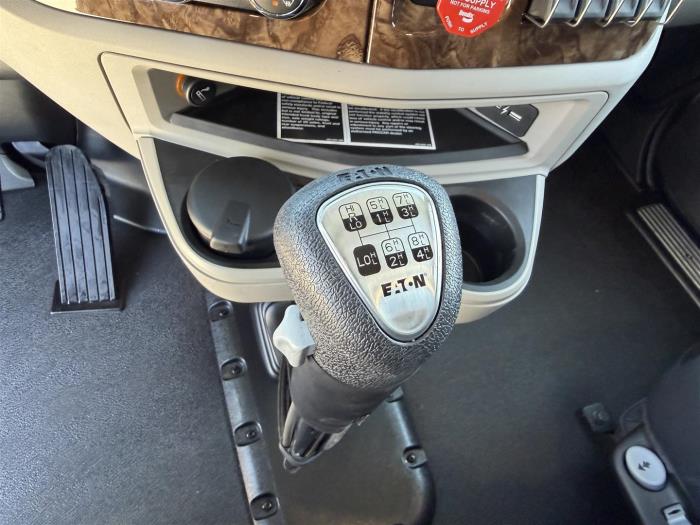 2027 Peterbilt 589-31
