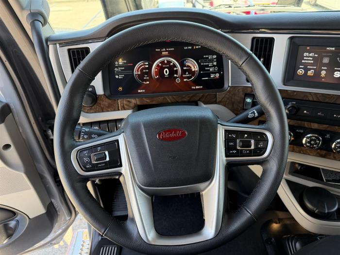 2027 Peterbilt 589-37