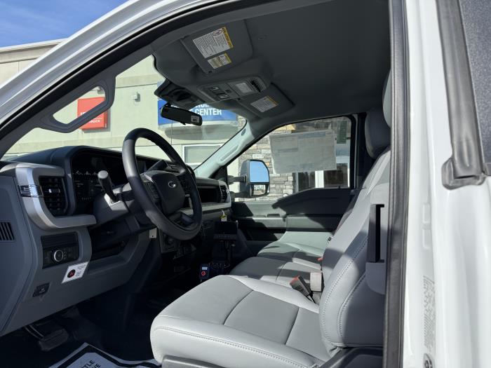 2026 Ford F-550-9