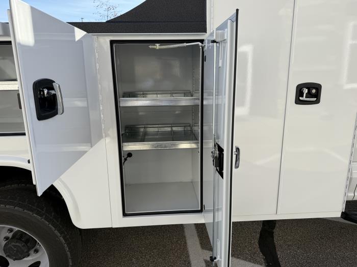 2026 Ford F-550-37