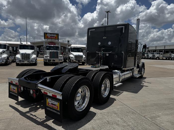 2027 Peterbilt 589-9