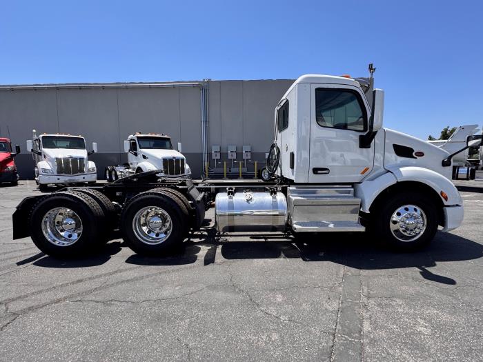 2021 Peterbilt 579-4