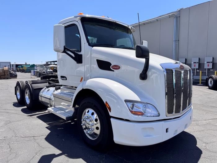 2021 Peterbilt 579-3