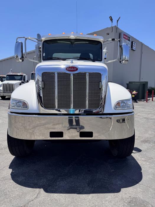 2021 Peterbilt 348-1
