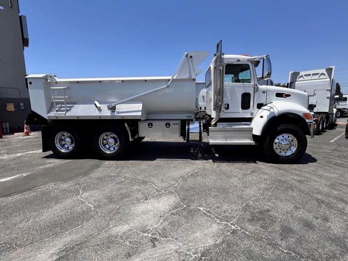 2021 Peterbilt 348-4