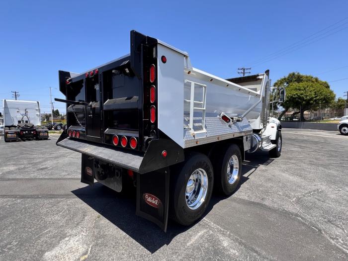 2021 Peterbilt 348-5