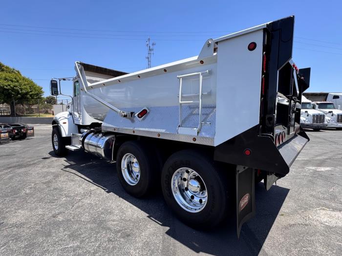 2021 Peterbilt 348-7