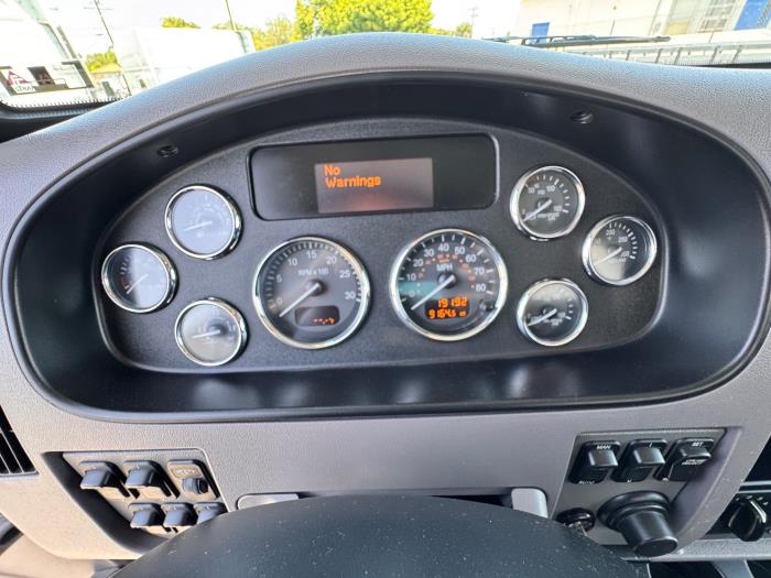 2021 Peterbilt 348-13