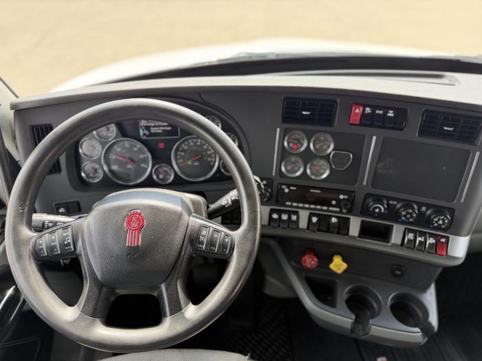 2021 Kenworth T680-27