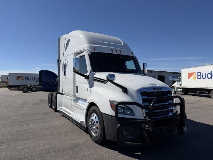 2023 Freightliner Cascadia-6