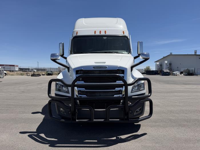 2023 Freightliner Cascadia-7