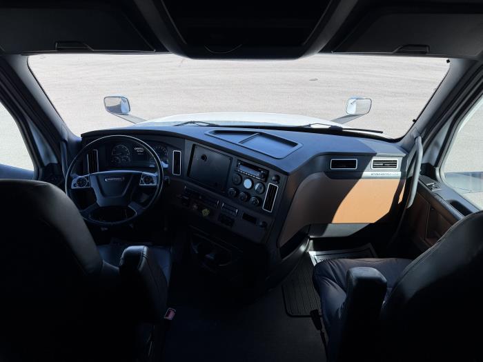 2023 Freightliner Cascadia-14