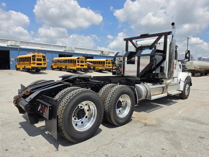 2026 Peterbilt 567-3