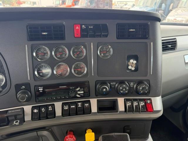 2020 Kenworth T880-34
