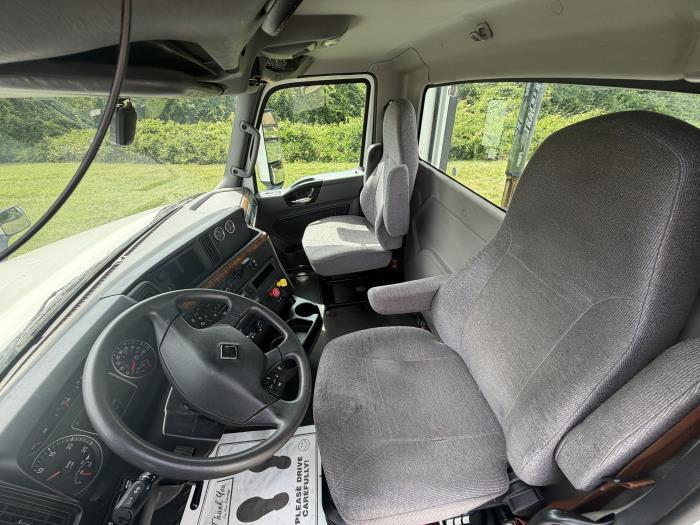 2022 International LT625-12