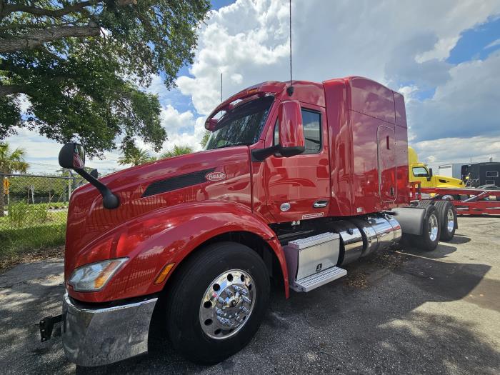 2022 Peterbilt 579-15