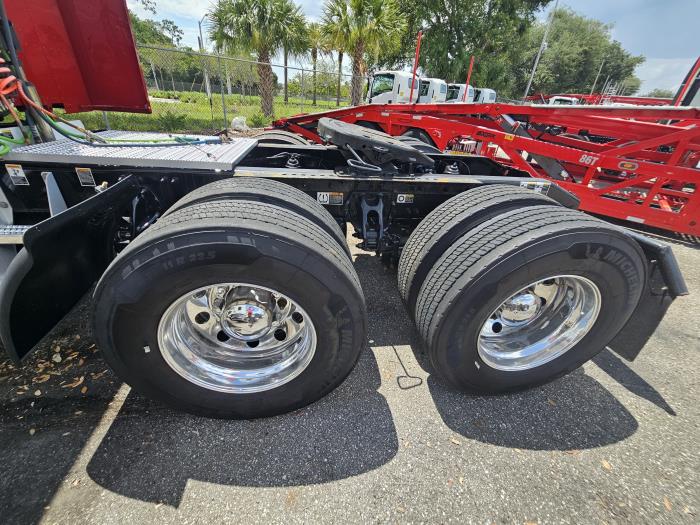 2022 Peterbilt 579-24
