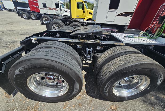 2022 Peterbilt 579-25