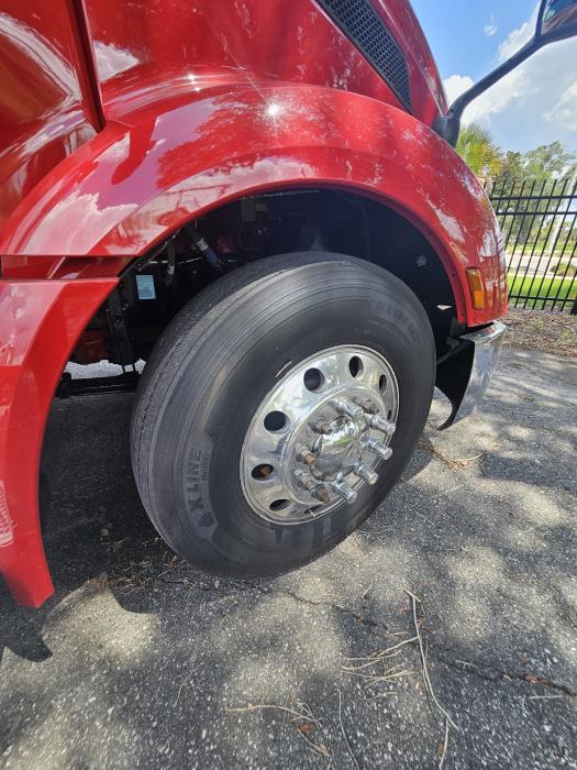 2022 Peterbilt 579-26