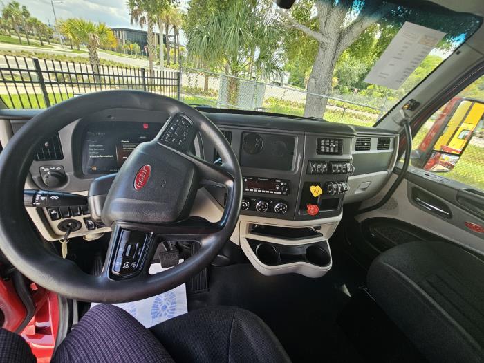 2022 Peterbilt 579-30