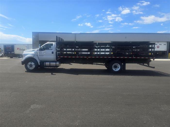 2027 Ford F-750-2