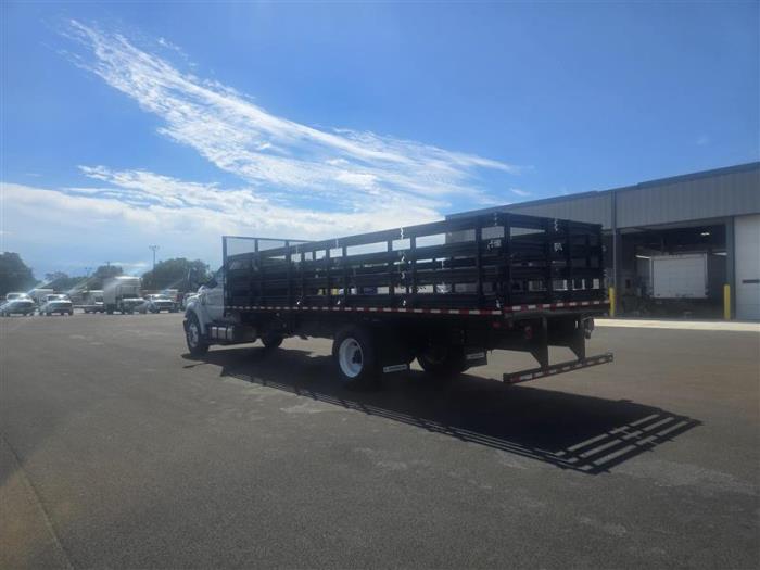 2027 Ford F-750-3