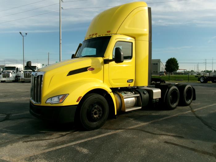 2023 Peterbilt 579-1