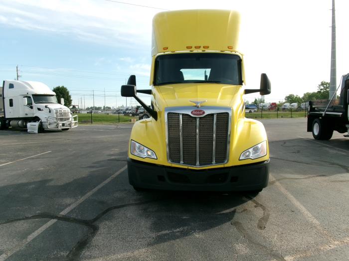 2023 Peterbilt 579-2