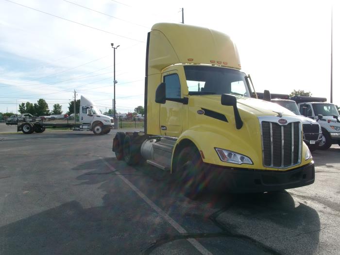 2023 Peterbilt 579-3