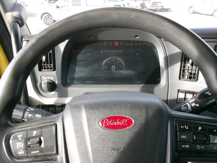 2023 Peterbilt 579-9
