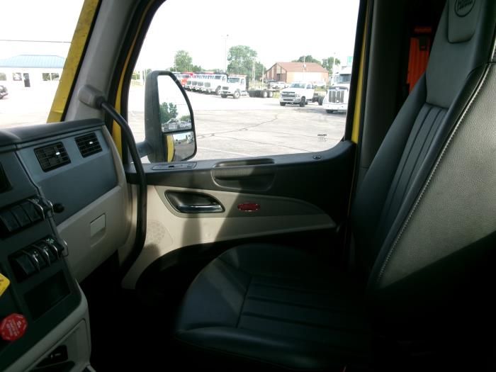 2023 Peterbilt 579-11