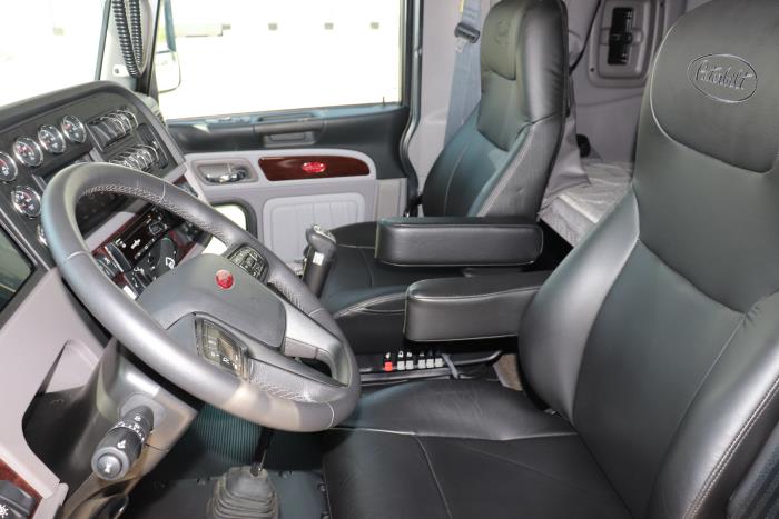 2027 Peterbilt 589-10
