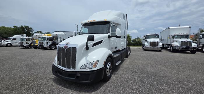 2022 Peterbilt 579-0