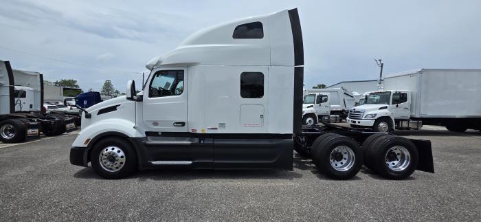 2022 Peterbilt 579-1