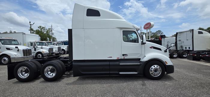 2022 Peterbilt 579-5