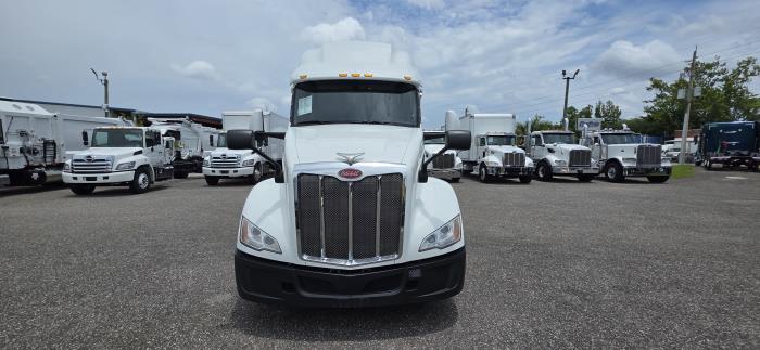 2022 Peterbilt 579-7