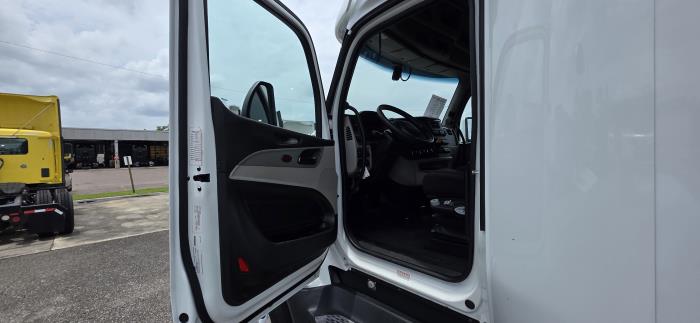 2022 Peterbilt 579-8