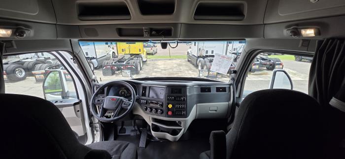 2022 Peterbilt 579-16