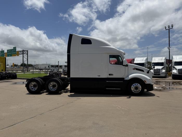 2022 Peterbilt 579-6