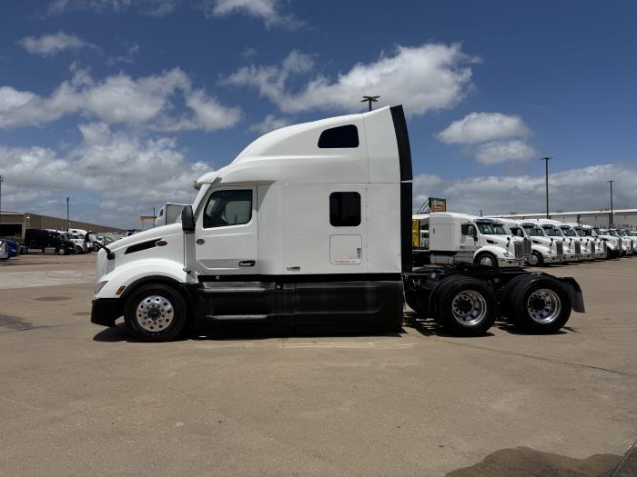 2022 Peterbilt 579-2