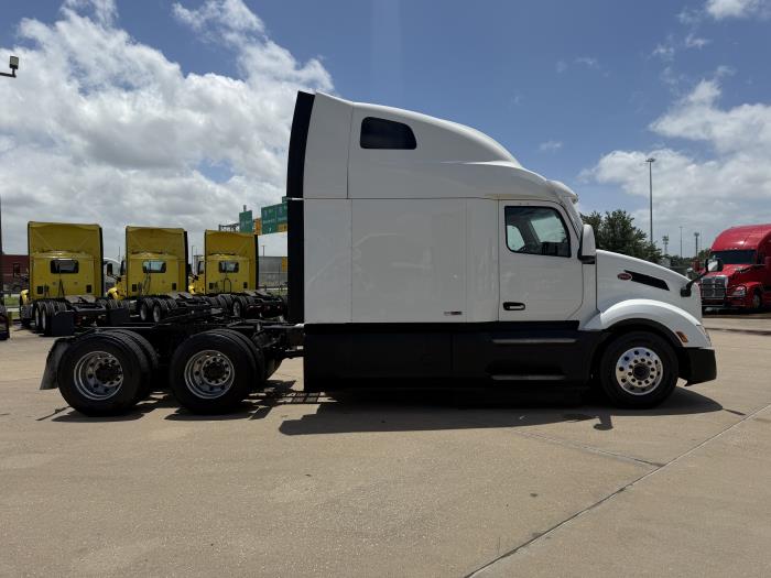 2022 Peterbilt 579-6