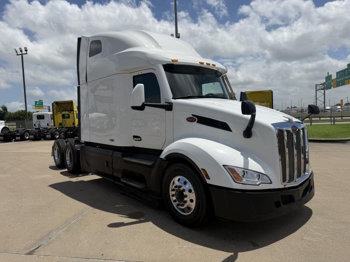 2022 Peterbilt 579-7