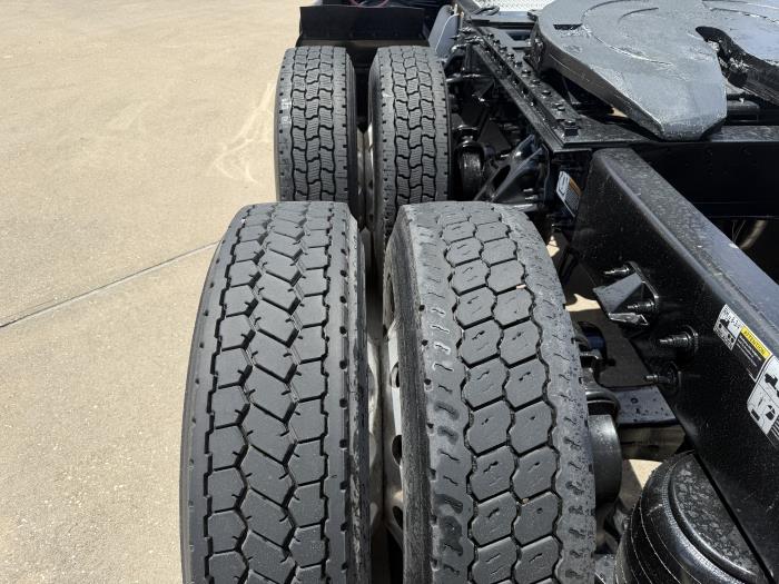 2022 Peterbilt 579-12