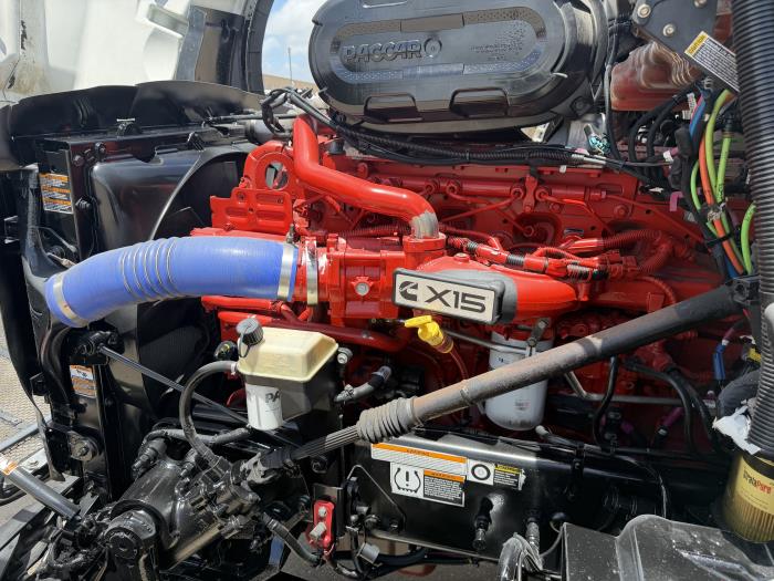 2022 Peterbilt 579-17