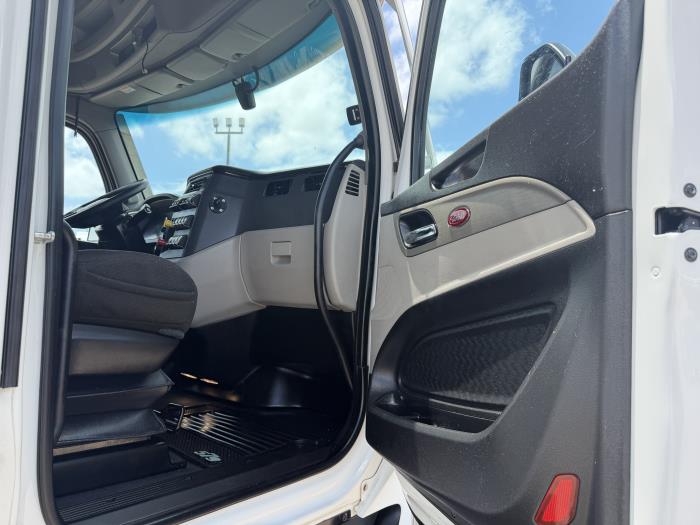 2022 Peterbilt 579-22