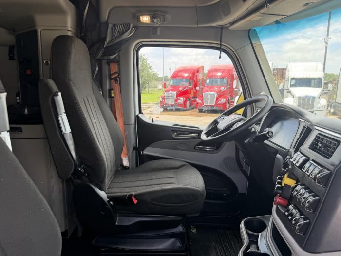 2022 Peterbilt 579-23