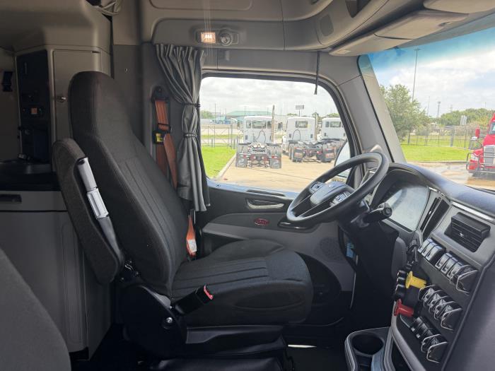 2022 Peterbilt 579-23