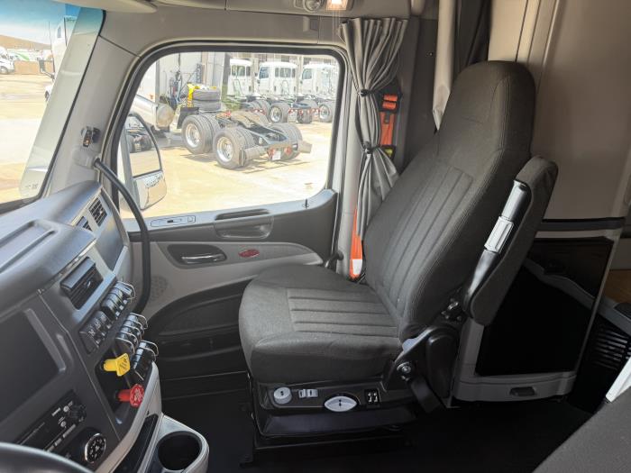 2022 Peterbilt 579-25