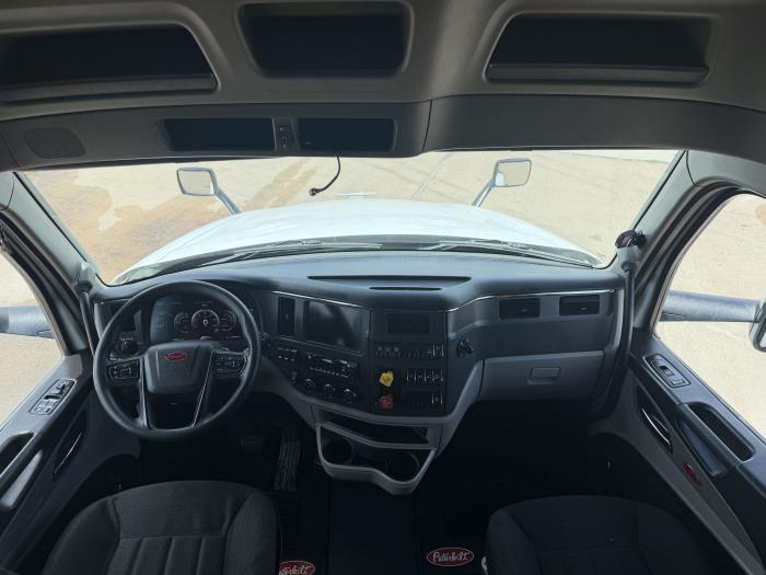 2022 Peterbilt 579-35